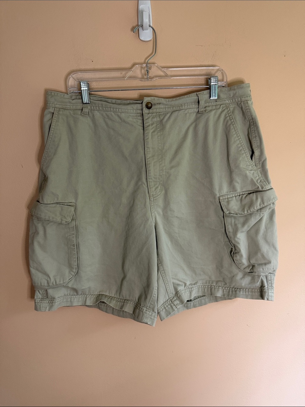 Men's Cargo Shorts in Light Olive with Utility Pockets